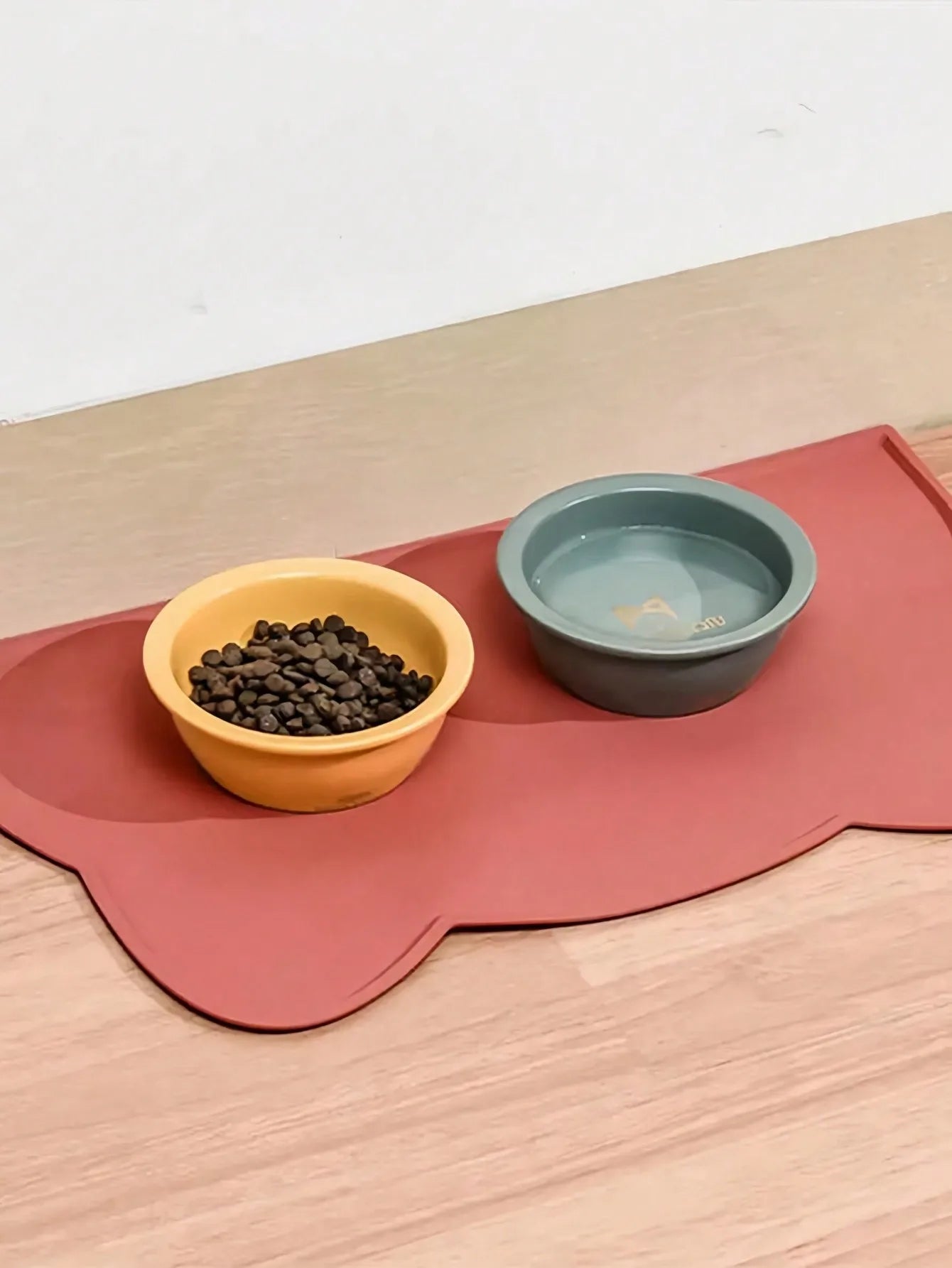 Waterproof, Anti-Slip, Leak-Proof, Silicone Feeding Mat, Dogs Or Cats