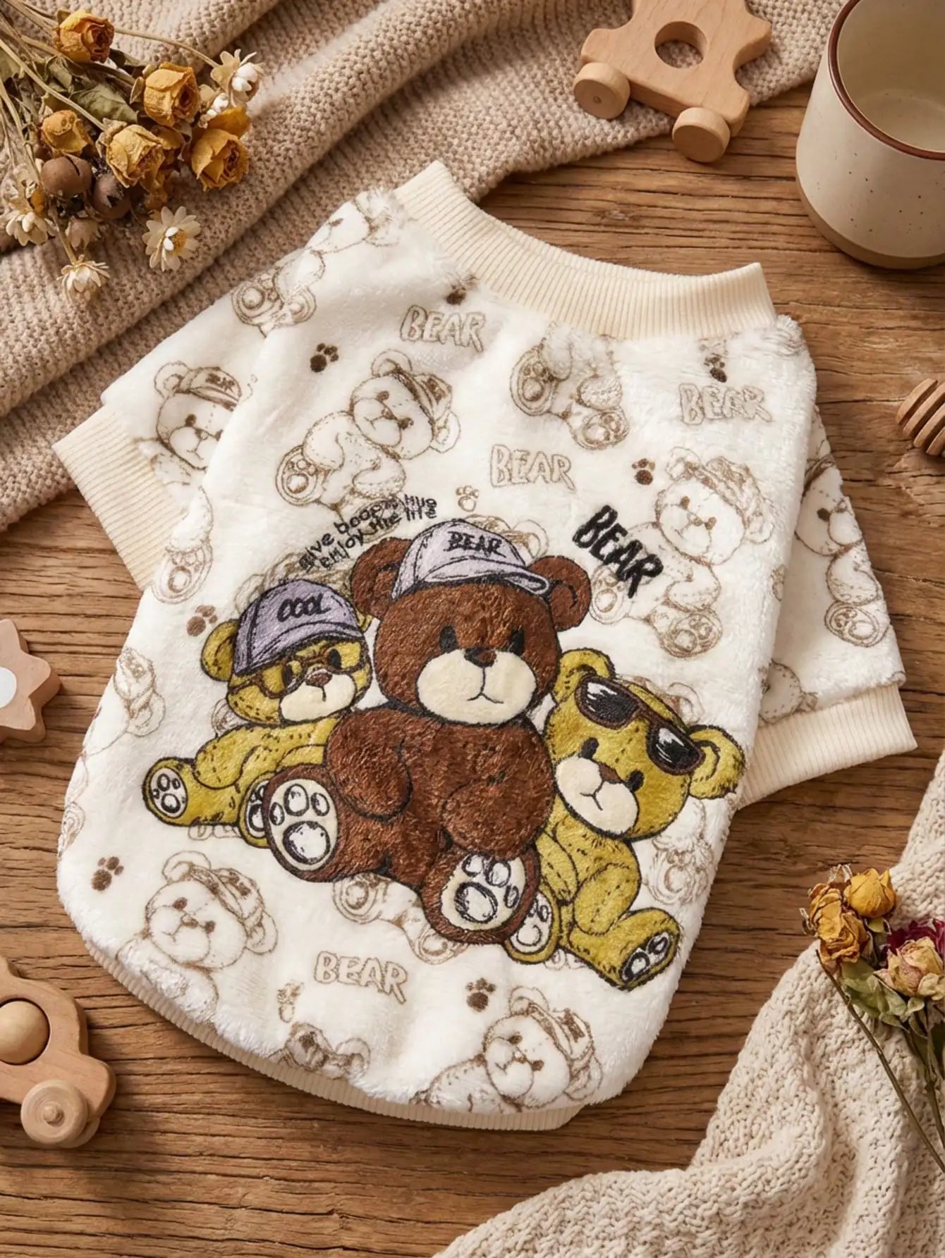 Sweatshirt with Bear Print Design, Winter